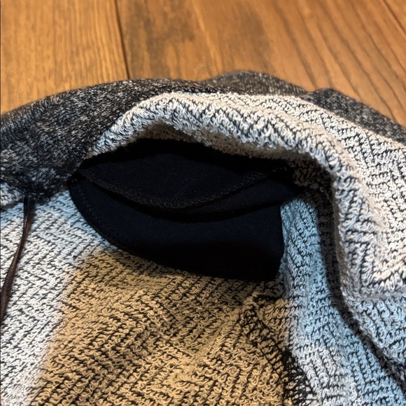 BNWT Tommy Hilfiger Gray and Black Jacket - Picture 13 of 13